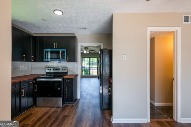 998 Ascot Court, Riverdale, GA 30296