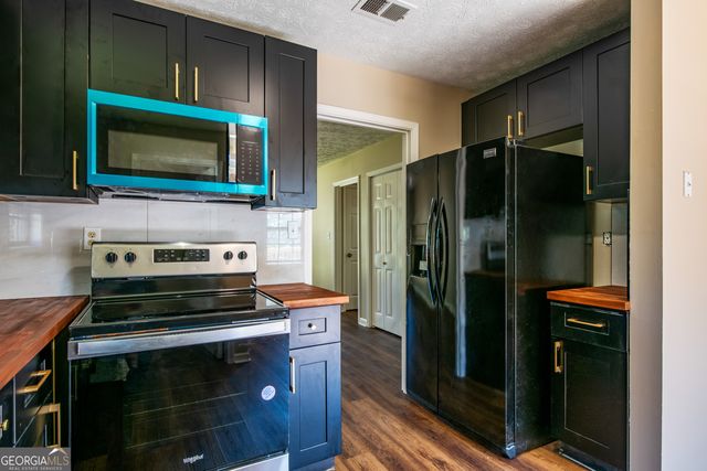 998 Ascot Court, Riverdale, GA 30296