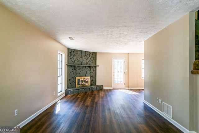 998 Ascot Court, Riverdale, GA 30296