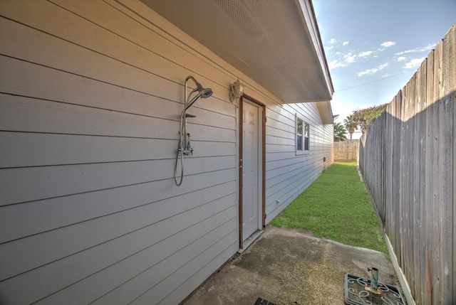 3415 80th Street, Galveston, TX 77551