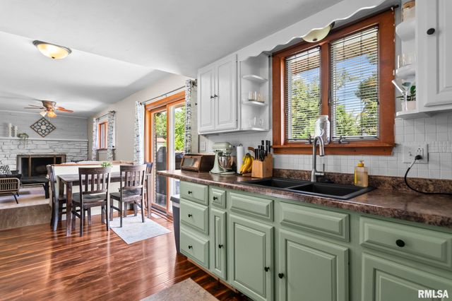 29 BIRCH Drive, Chatham, IL 62629