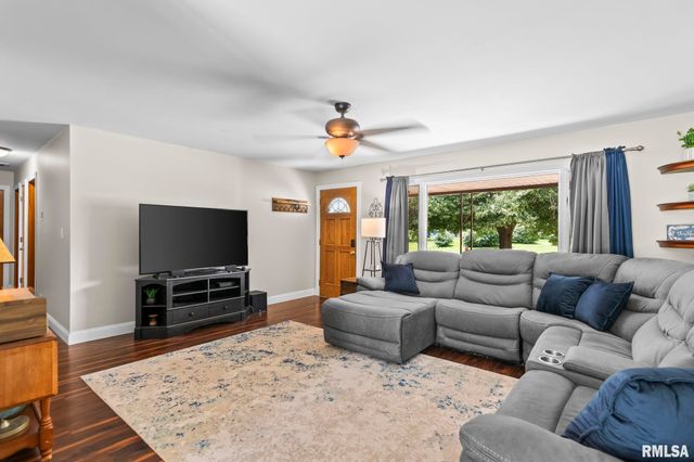 29 BIRCH Drive, Chatham, IL 62629