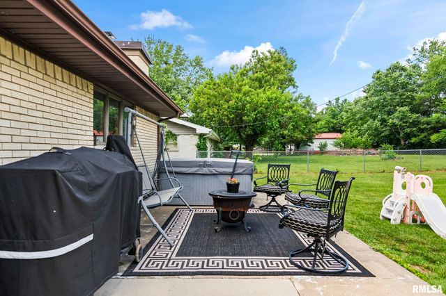 29 BIRCH Drive, Chatham, IL 62629
