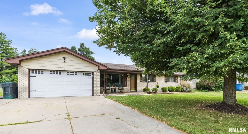 29 BIRCH Drive, Chatham, IL 62629