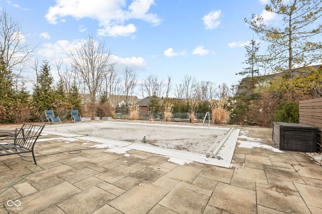 4155 S Siefert Court, New Palestine, IN 46163