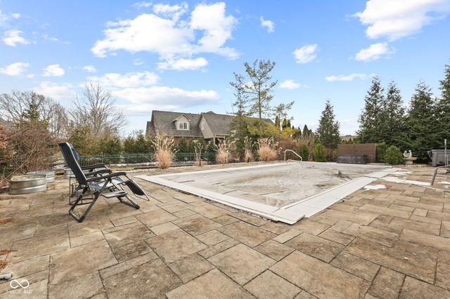 4155 S Siefert Court, New Palestine, IN 46163