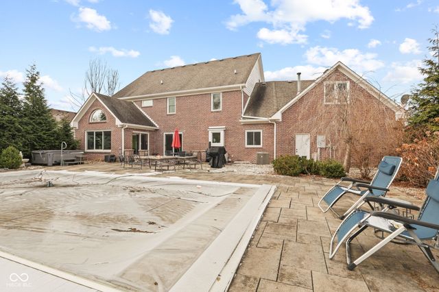 4155 S Siefert Court, New Palestine, IN 46163