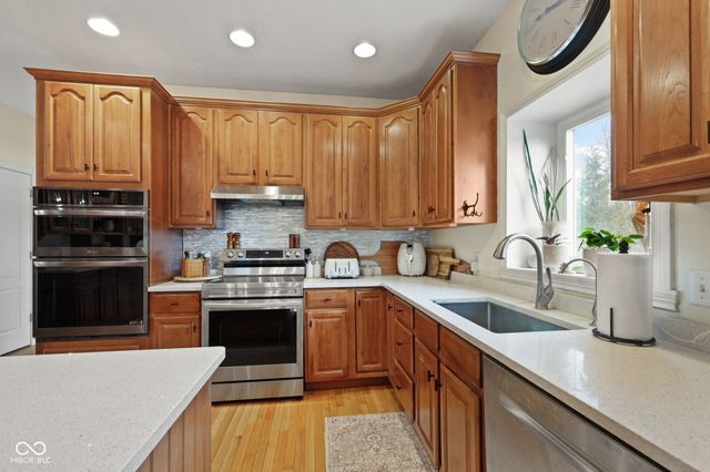 4155 S Siefert Court, New Palestine, IN 46163