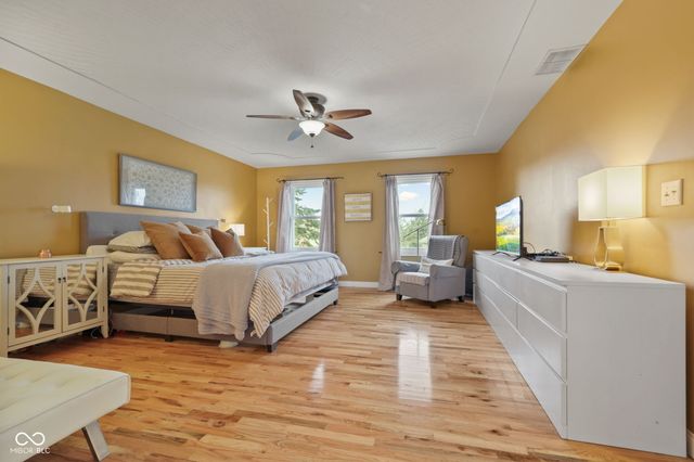 4155 S Siefert Court, New Palestine, IN 46163