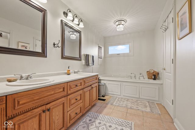 4155 S Siefert Court, New Palestine, IN 46163