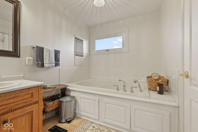 4155 S Siefert Court, New Palestine, IN 46163