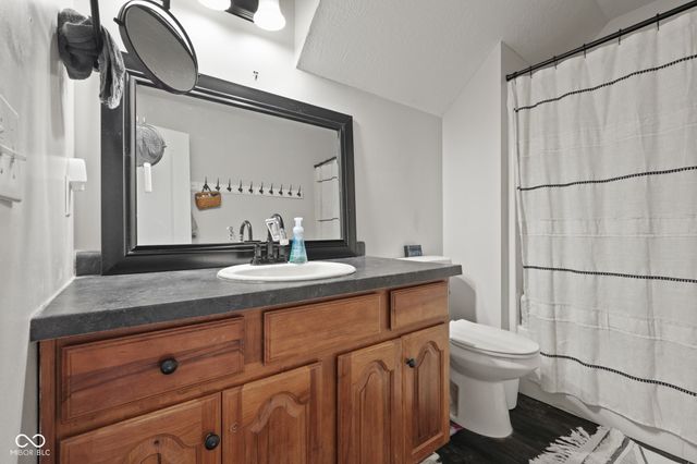 4155 S Siefert Court, New Palestine, IN 46163