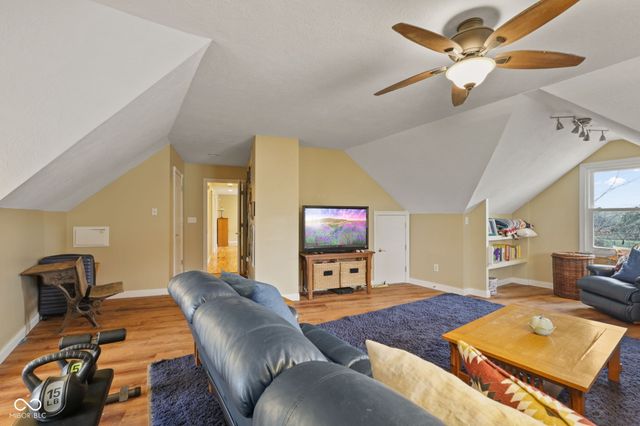 4155 S Siefert Court, New Palestine, IN 46163