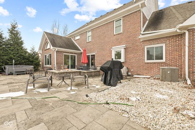 4155 S Siefert Court, New Palestine, IN 46163