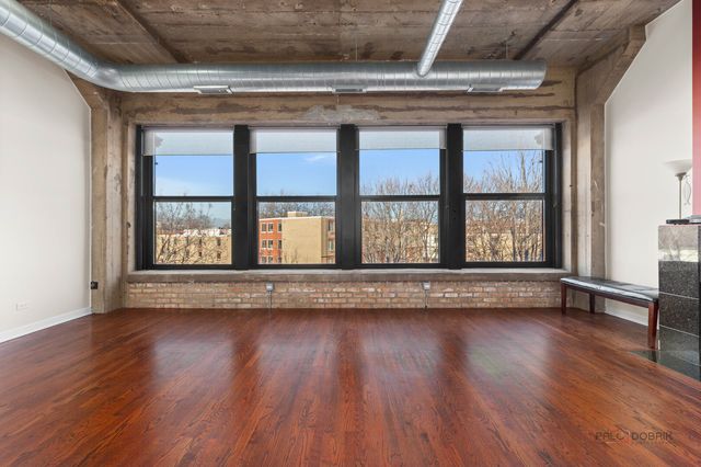 1151 W 14th Place 332, Chicago, IL 60608