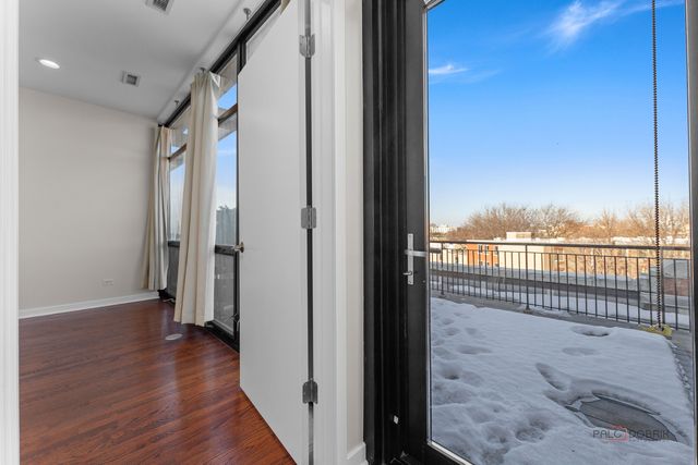 1151 W 14th Place 332, Chicago, IL 60608