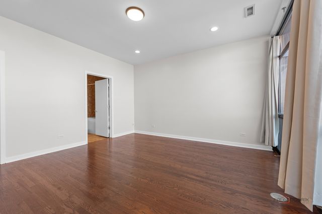 1151 W 14th Place 332, Chicago, IL 60608