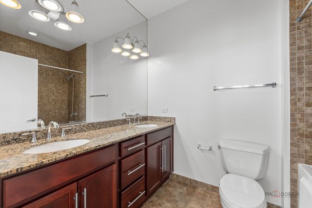 1151 W 14th Place 332, Chicago, IL 60608
