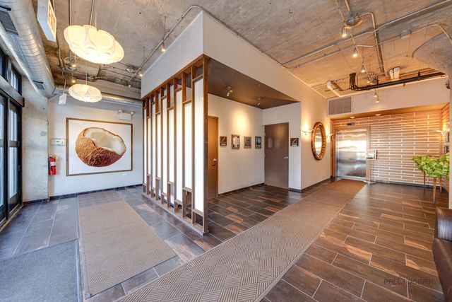 1151 W 14th Place 332, Chicago, IL 60608