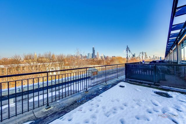 1151 W 14th Place 332, Chicago, IL 60608