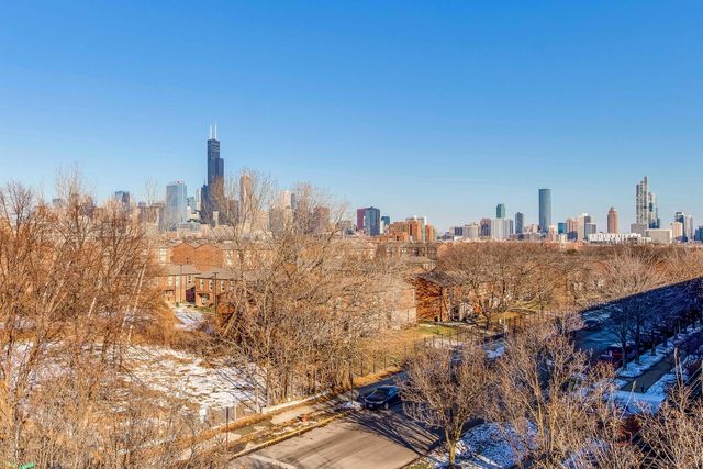 1151 W 14th Place 332, Chicago, IL 60608