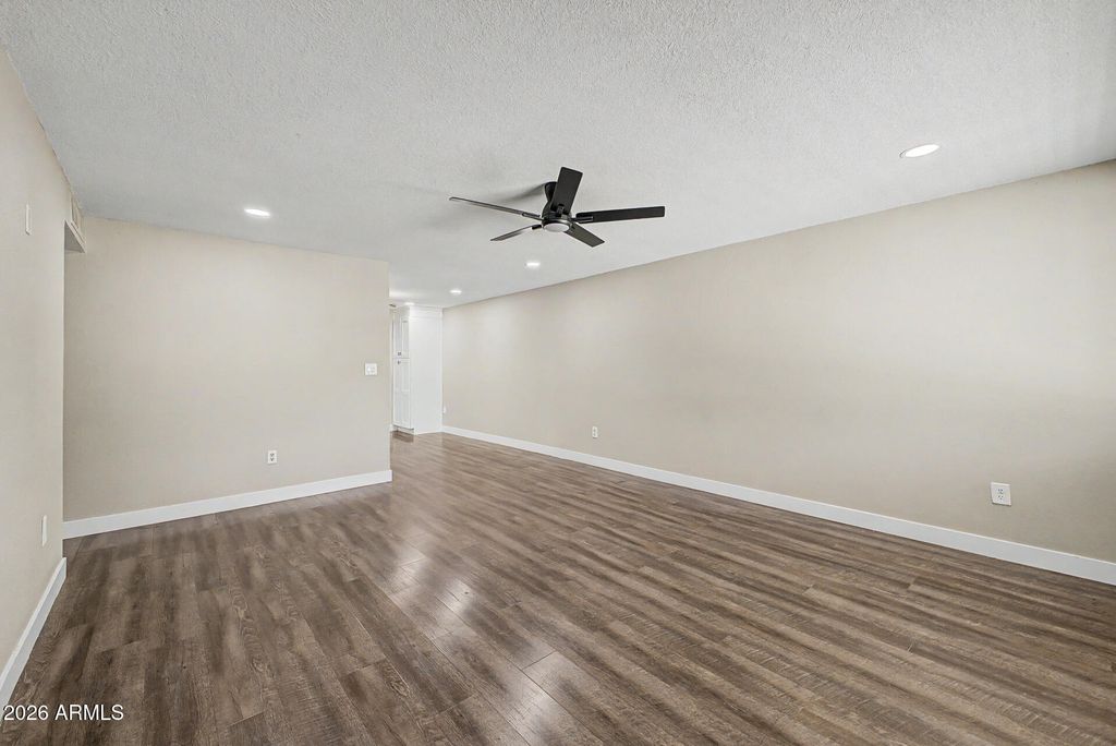 Image 11 of property listing at 1645 W THUNDERBIRD Road, Phoenix, AZ 85023
