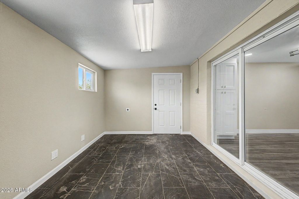 Image 13 of property listing at 1645 W THUNDERBIRD Road, Phoenix, AZ 85023