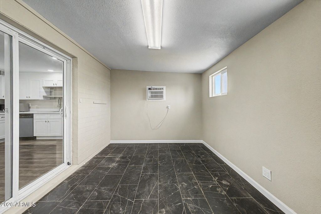 Image 15 of property listing at 1645 W THUNDERBIRD Road, Phoenix, AZ 85023