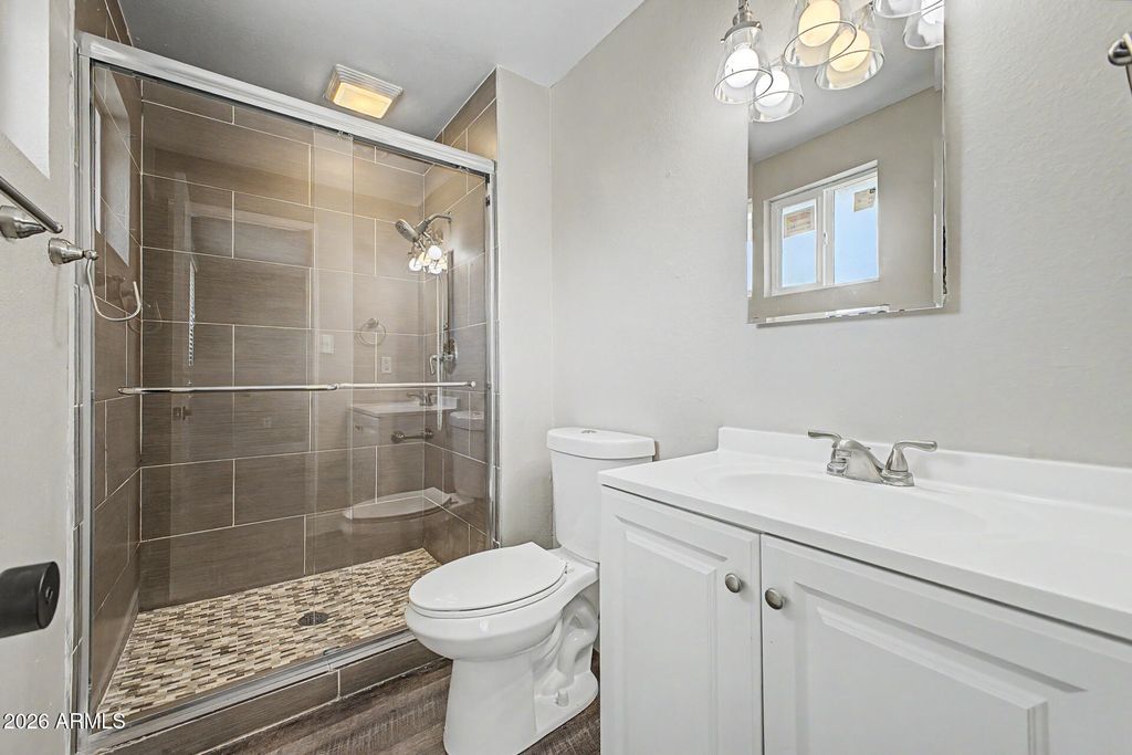Image 26 of property listing at 1645 W THUNDERBIRD Road, Phoenix, AZ 85023