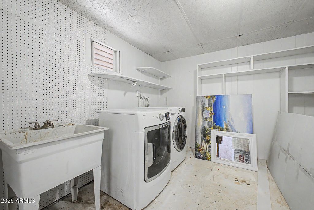 Image 27 of property listing at 1645 W THUNDERBIRD Road, Phoenix, AZ 85023