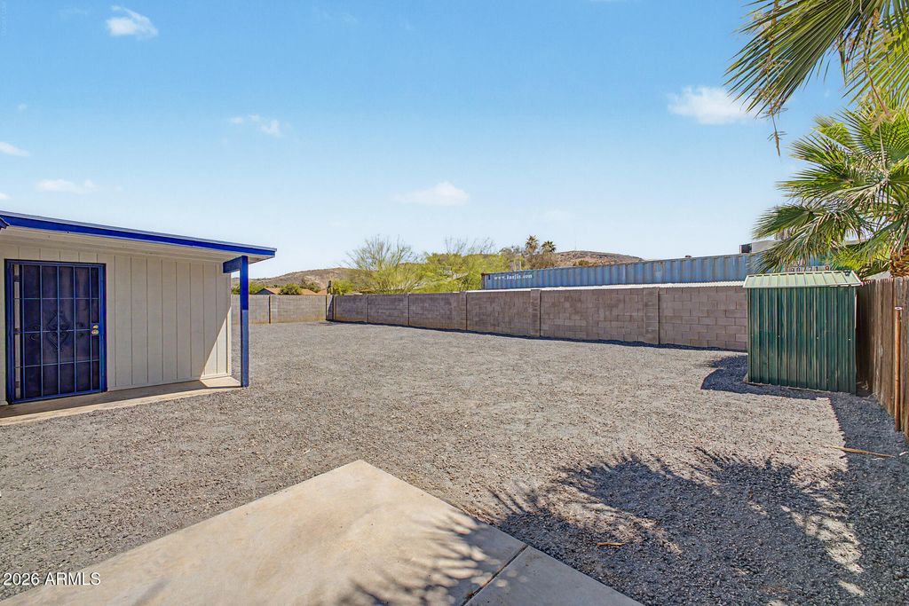 Image 28 of property listing at 1645 W THUNDERBIRD Road, Phoenix, AZ 85023