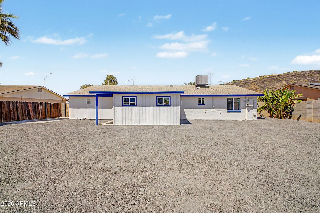 Image 31 of property listing at 1645 W THUNDERBIRD Road, Phoenix, AZ 85023