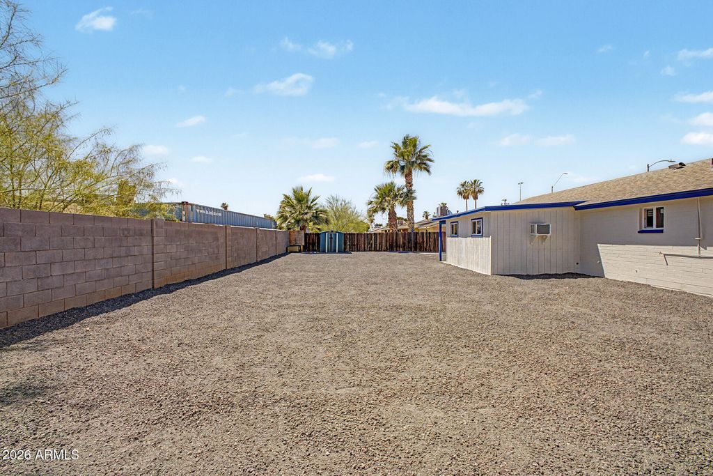 Image 33 of property listing at 1645 W THUNDERBIRD Road, Phoenix, AZ 85023