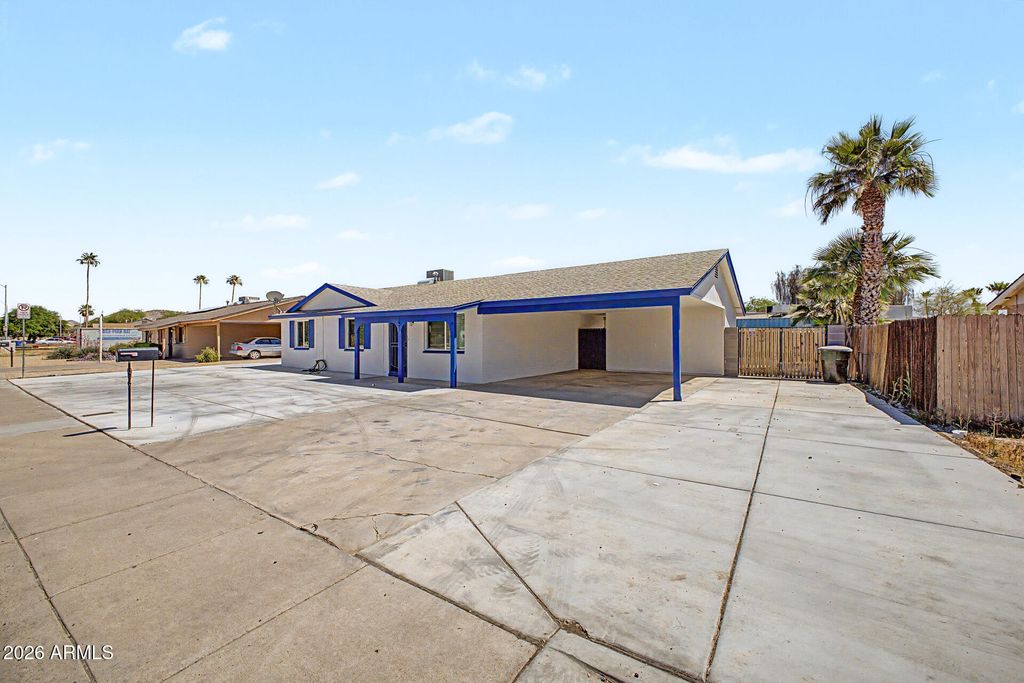 Image 5 of property listing at 1645 W THUNDERBIRD Road, Phoenix, AZ 85023