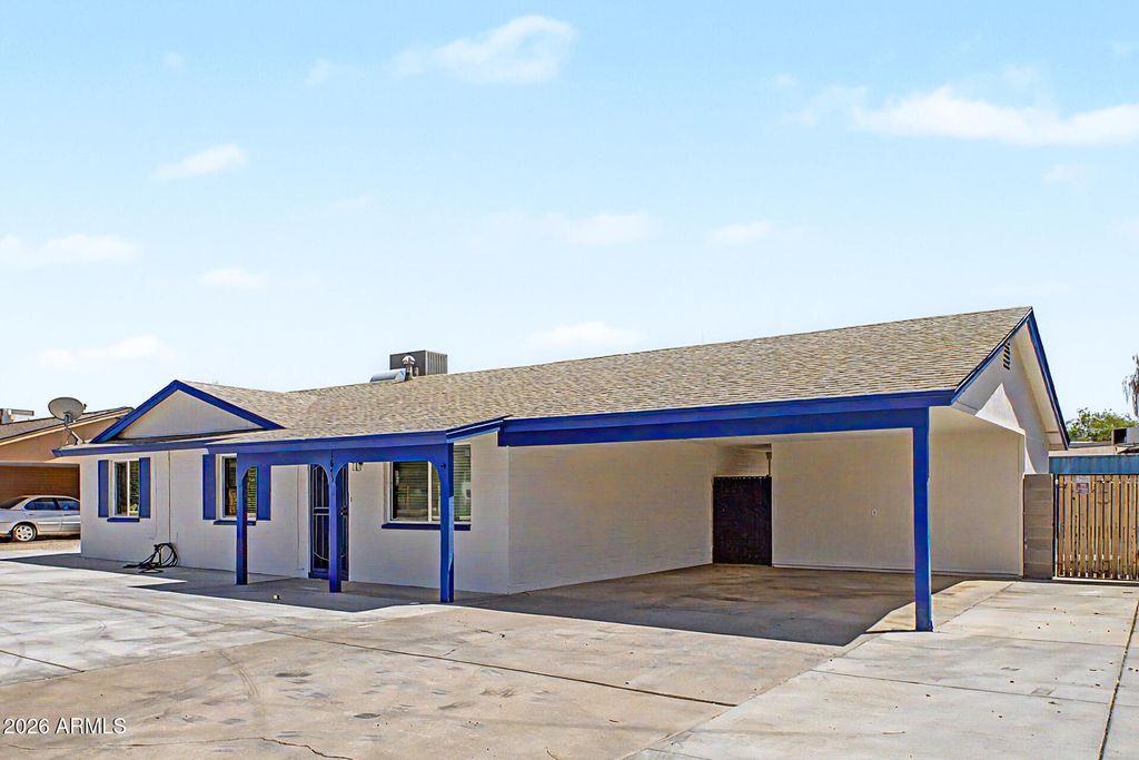 Image 6 of property listing at 1645 W THUNDERBIRD Road, Phoenix, AZ 85023