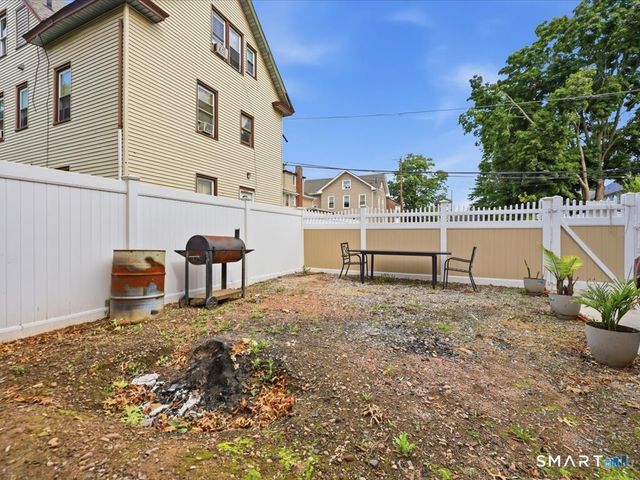 26 Limerick Street, New Haven, CT 06513