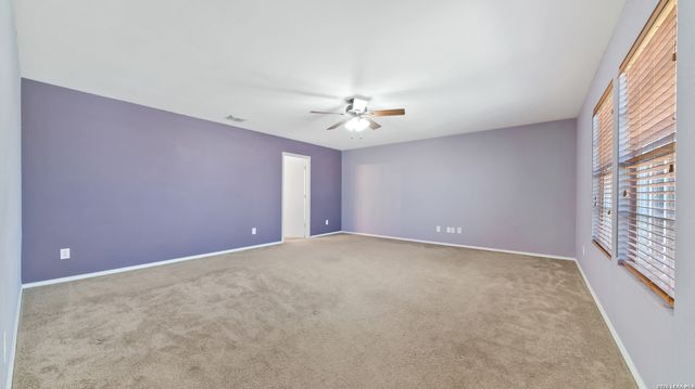 16246 Galloping Oak Knl, Selma, TX 78154