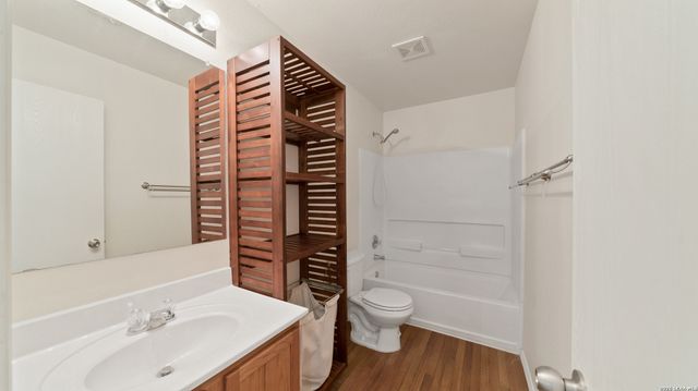 16246 Galloping Oak Knl, Selma, TX 78154