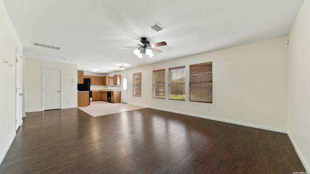 16246 Galloping Oak Knl, Selma, TX 78154