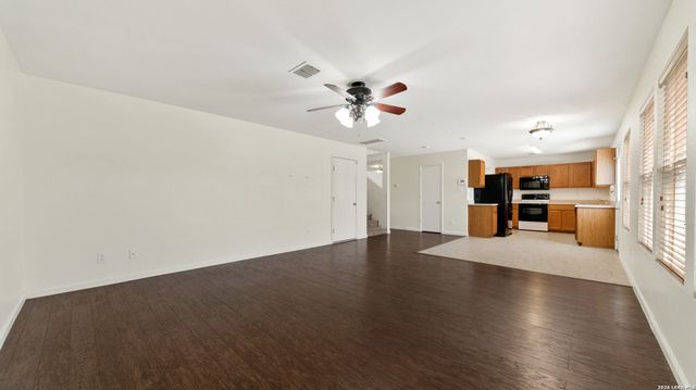 16246 Galloping Oak Knl, Selma, TX 78154