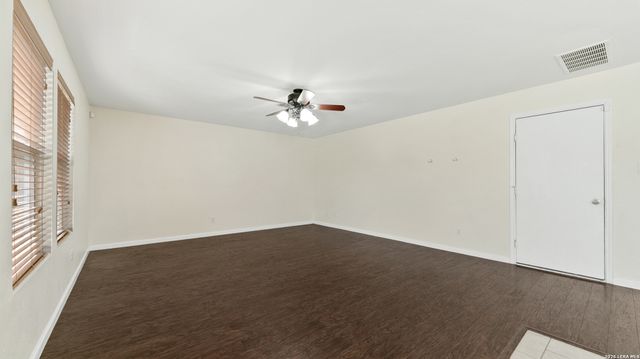 16246 Galloping Oak Knl, Selma, TX 78154