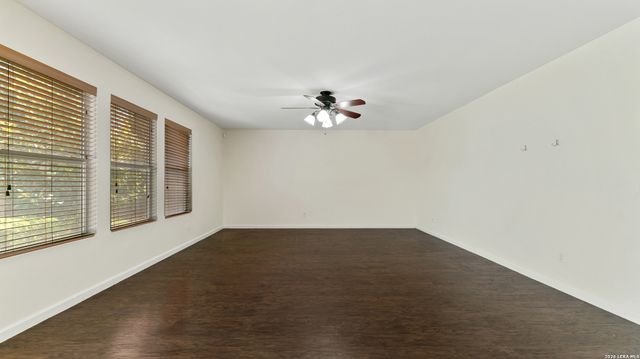 16246 Galloping Oak Knl, Selma, TX 78154