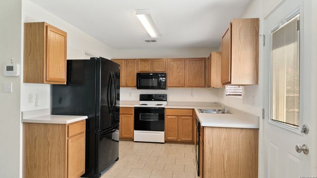 16246 Galloping Oak Knl, Selma, TX 78154