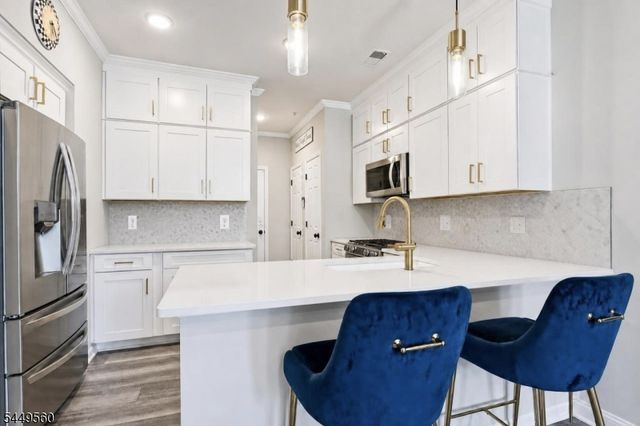 78 Leahy Dr, Wood-ridge Boro, NJ 07075
