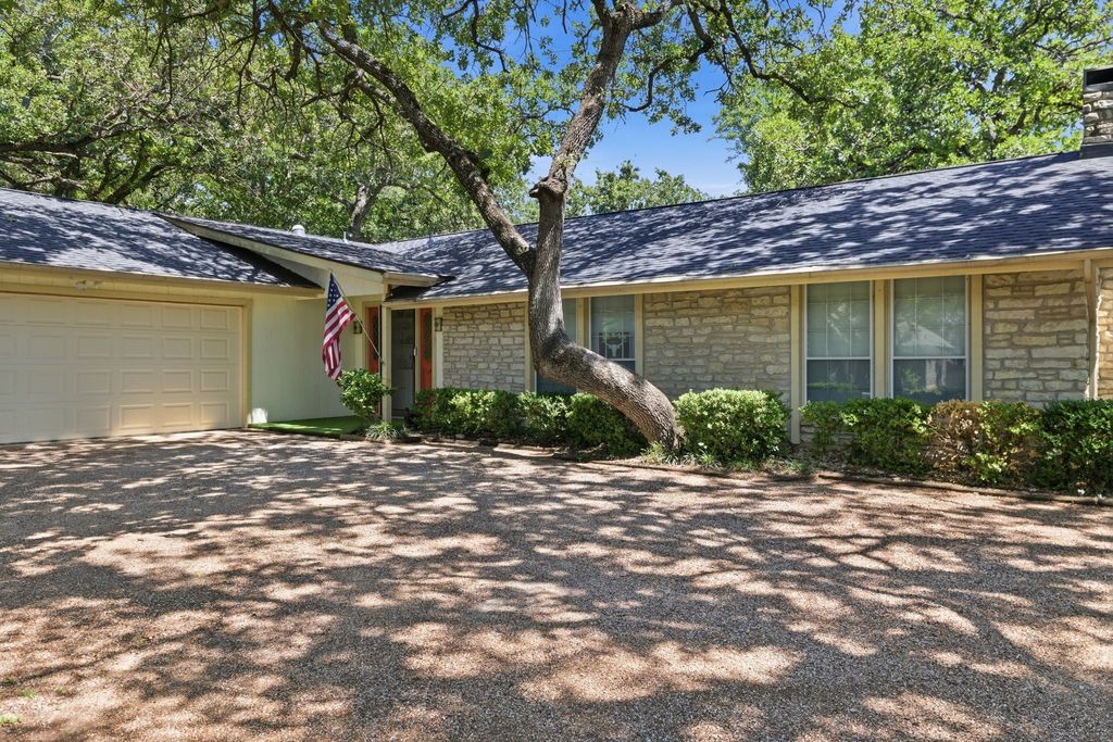 6309 Blackfoot Trail, De Cordova, TX 76049