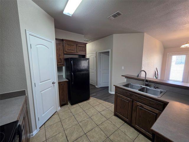 145 N Meadows Drive N, Granbury, TX 76048