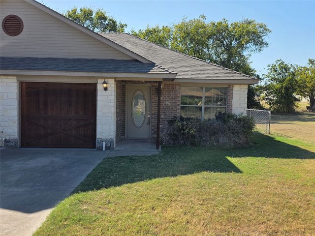 145 N Meadows Drive N, Granbury, TX 76048