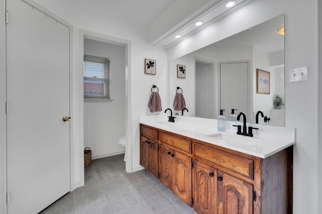 202 Morene Avenue, Waxahachie, TX 75165