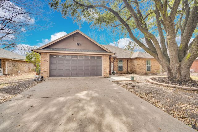 202 Morene Avenue, Waxahachie, TX 75165