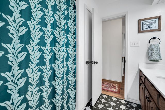 202 Morene Avenue, Waxahachie, TX 75165